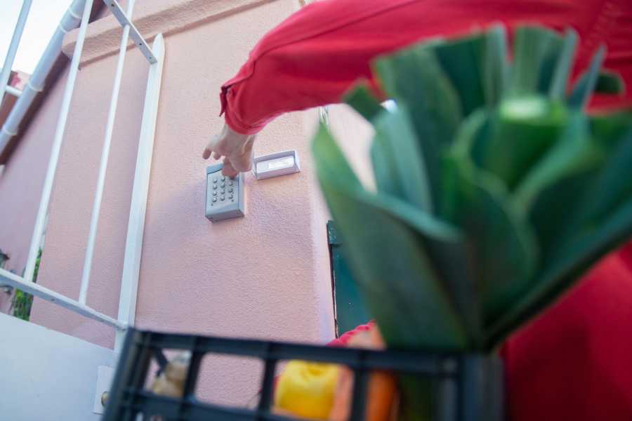 Chi deve pagare la riparazione del citofono in un appartamento in affitto?