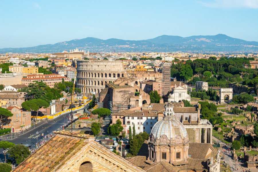 Il settore delle proprietà di prestigio in Italia eccede le tendenze mondiali: in che modo Milano e Roma stanno gestendo l'instabilità economica.