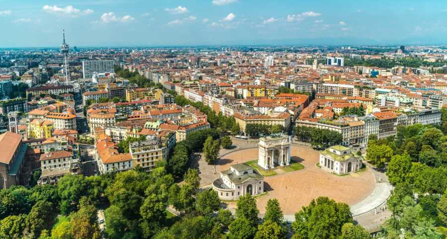 Milano per i non impegnati, Napoli per coloro che investono, Bologna per l'ambiente: trend nel settore immobiliare 2025-2026.