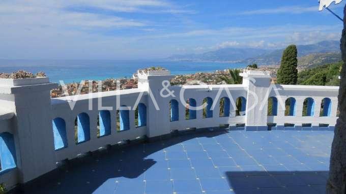 Villa di lusso sul mare a Bordighera.