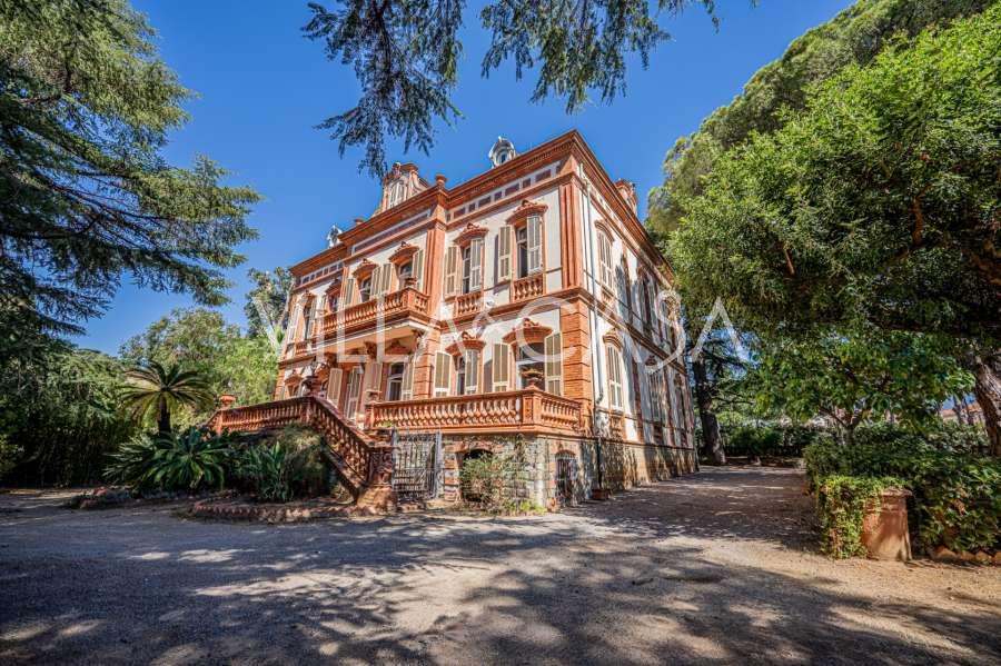 La villa Rossat con uno stile elegante.