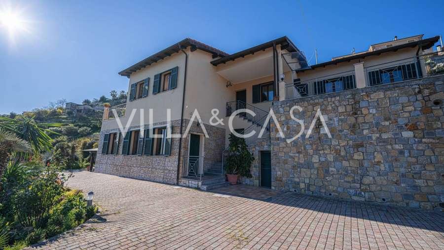 Villa di 200 m2 a Bordighera.