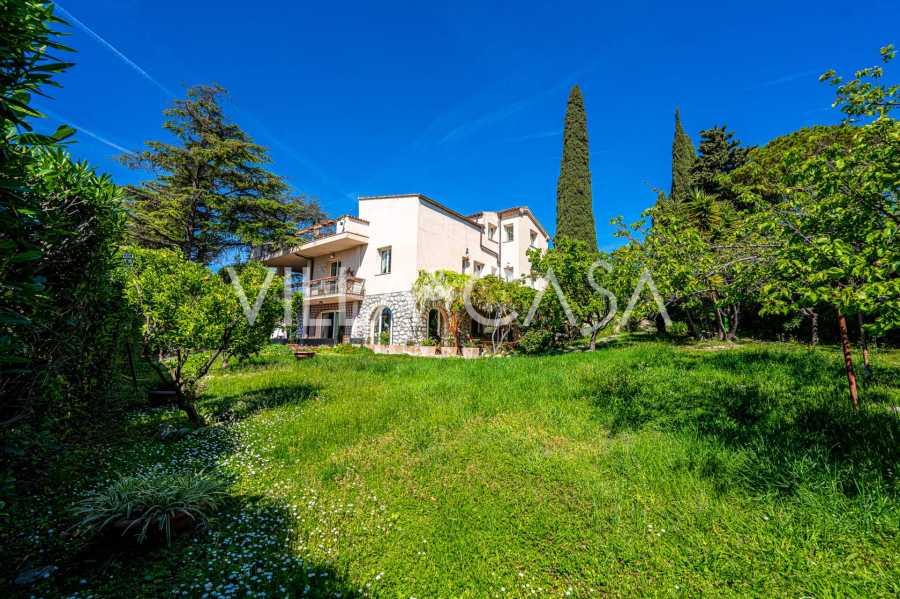 Villa in vendita a Bordighera, 550 m²