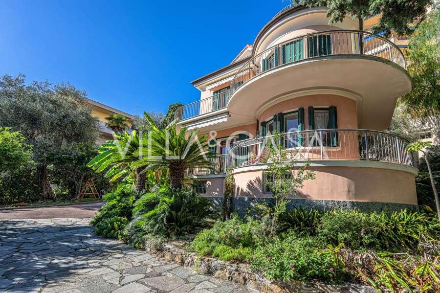 Villa a Sanremo con vista sul mare.