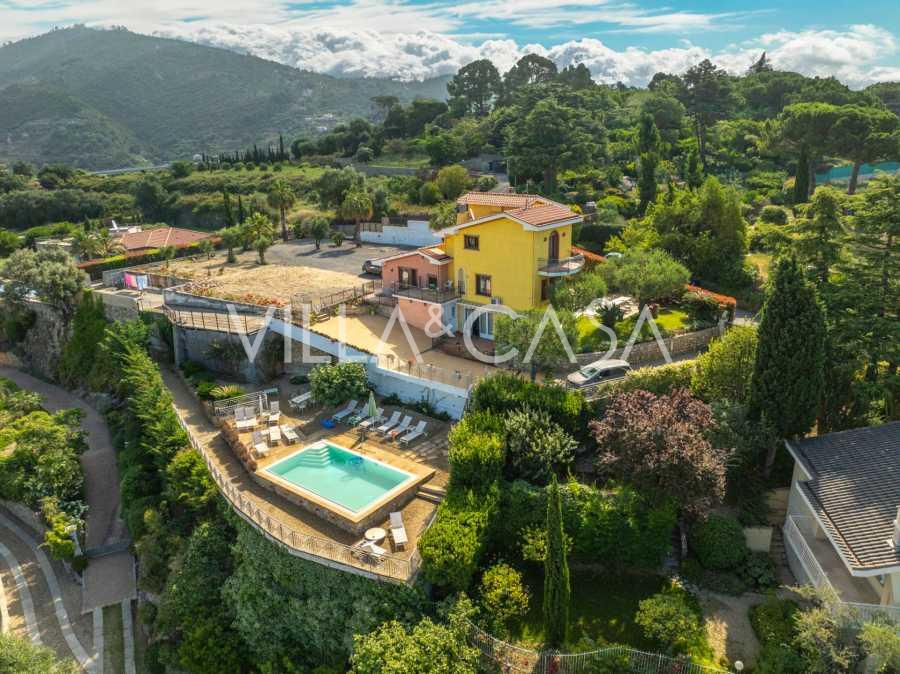 Casa a Bordighera con vista panoramica su Monaco.