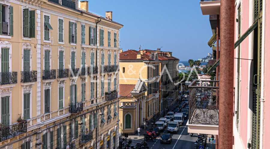 Appartamento con quattro stanze a Sanremo.