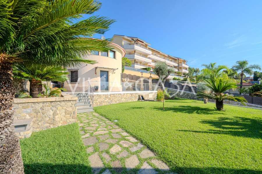 Sanremo: casa con piscina