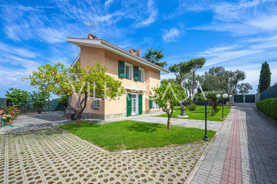 Affitto a lungo termine di una villa a Sanremo.