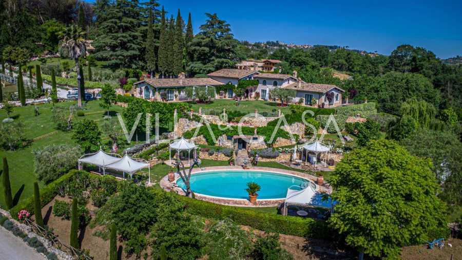 Tenuta vicino a Roma in vendita