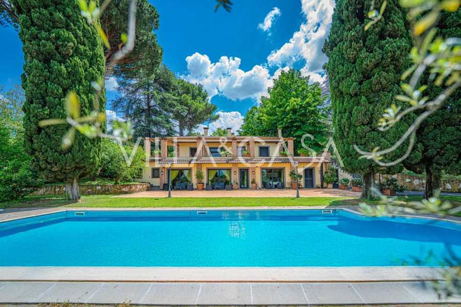 Frascati, Roma: villa di lusso con piscina