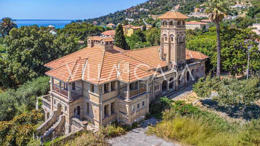 Villa inglese di lusso vicino a Monaco