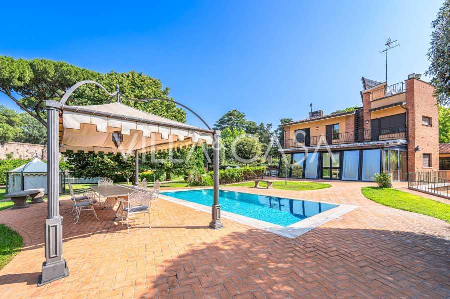 Villa con piscina in un elegante quartiere di Roma