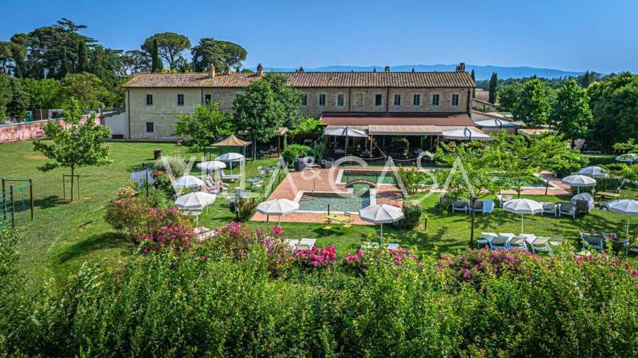 Tenuta d'élite nel centro storico dell'Umbria.
