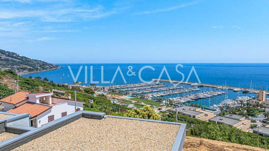 Villa moderna a Santo Stefano al Mare