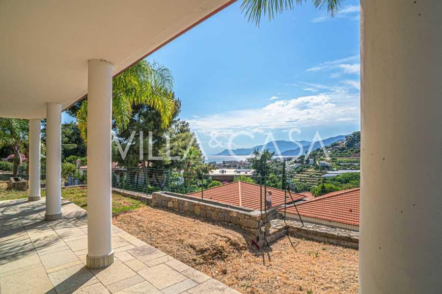 Villa moderna a Bordighera