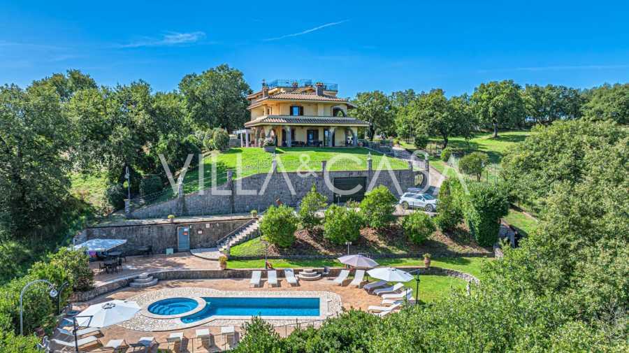 Villa a Montefiascone in vendita