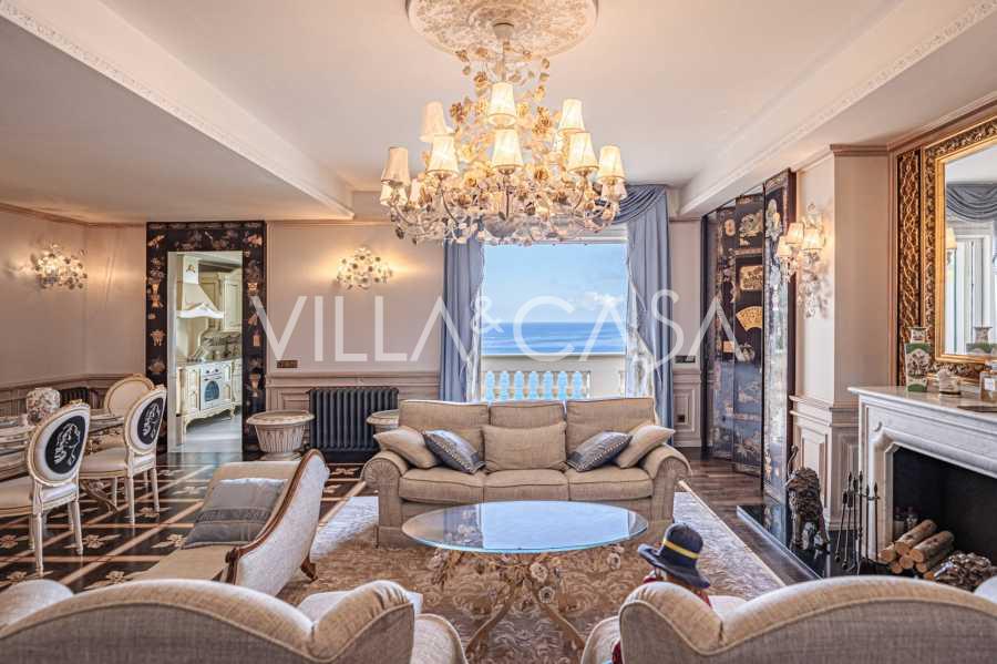 Attico di lusso a Ospedaletti in vendita.