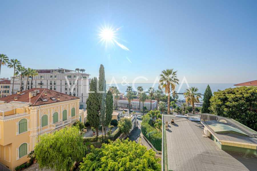 Appartamento di lusso con vista mare a Sanremo