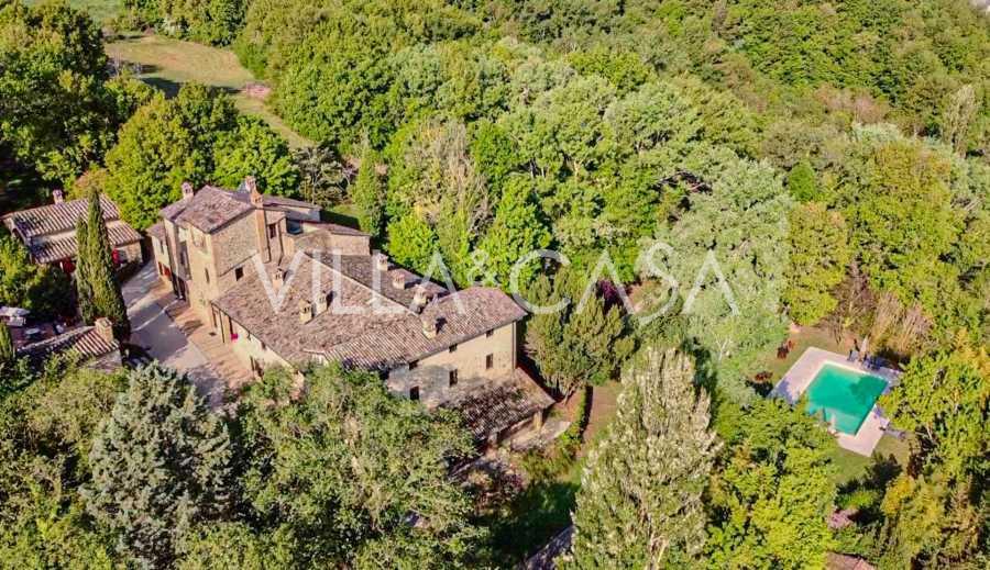 In vendita elegante agriturismo a Perugia.