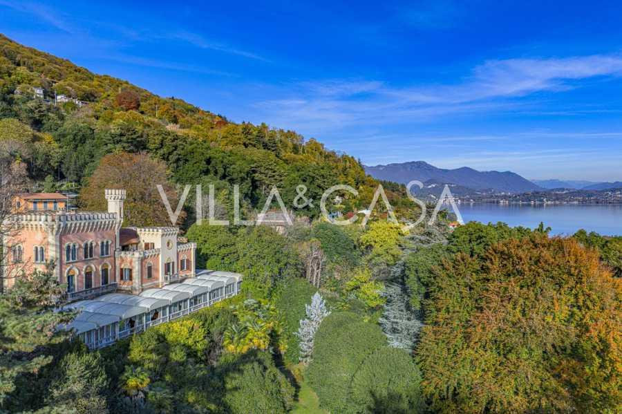 Storica villa di lusso sul Lago Maggiore.