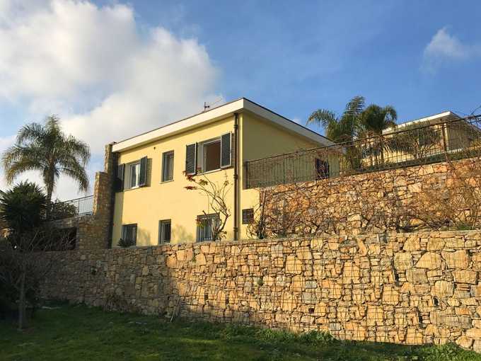 Villa con vista sul mare e Monaco in un angolo accogliente di Bordighera.