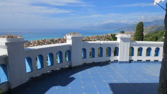 Villa di lusso sul mare a Bordighera.