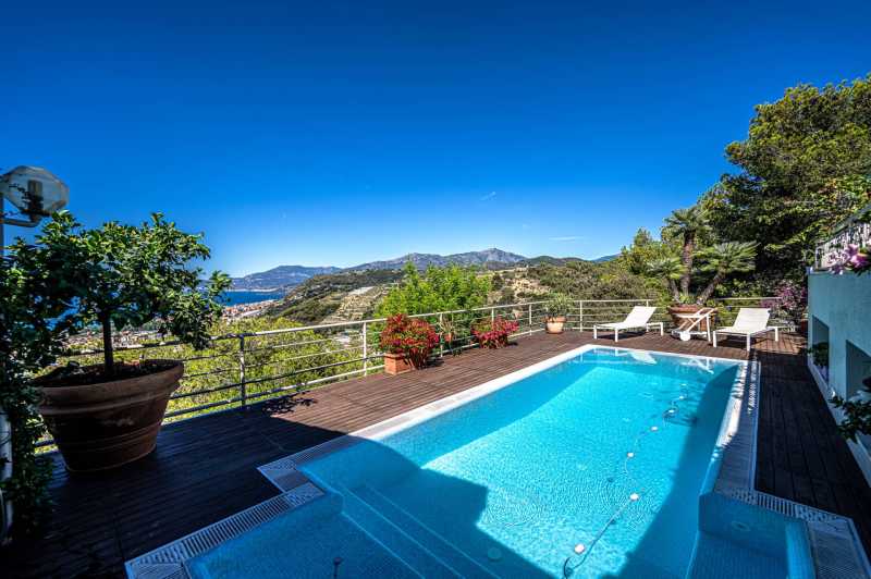 Villa con vista panoramica su Monaco a Bordighera.