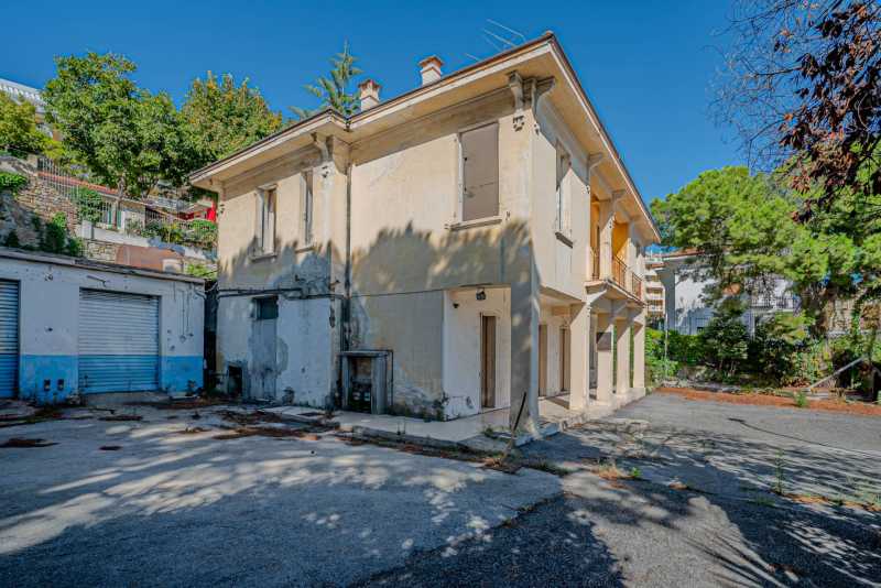 Casa a Sanremo da ristrutturare