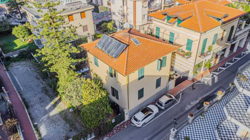 Bordighera - Ville, Case e appartamenti in vendita e affitto