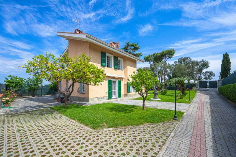 Affitto a lungo termine di una villa a Sanremo.