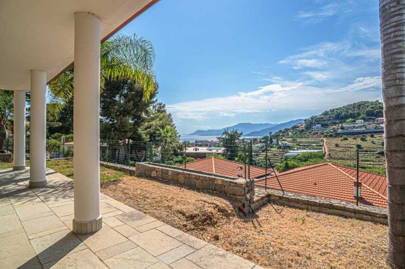 Villa moderna con vista mare a Bordighera