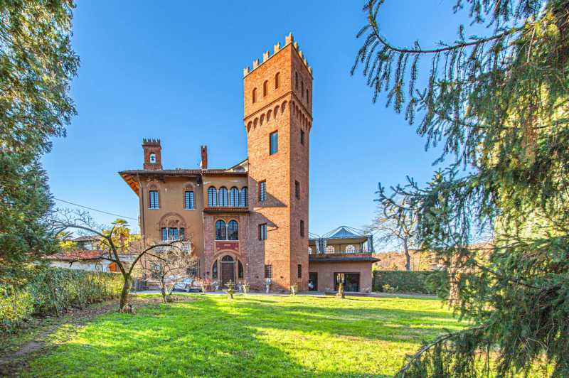 Castello di lusso in vendita a Bogomanero