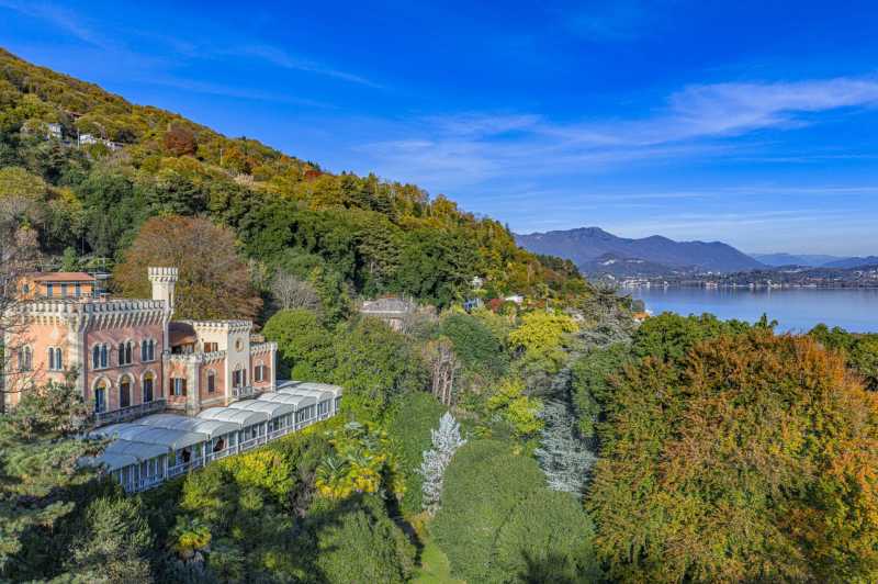 Storica villa di lusso sul Lago Maggiore.