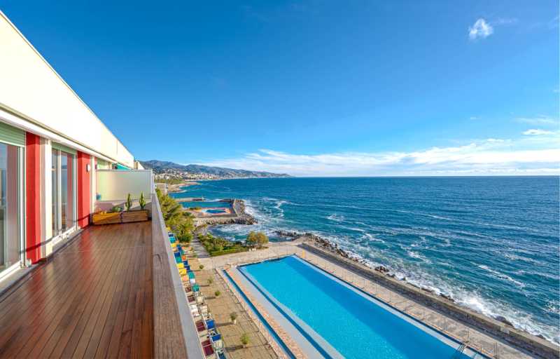 Appartamenti sulla costa a Capo Nero, Sanremo.