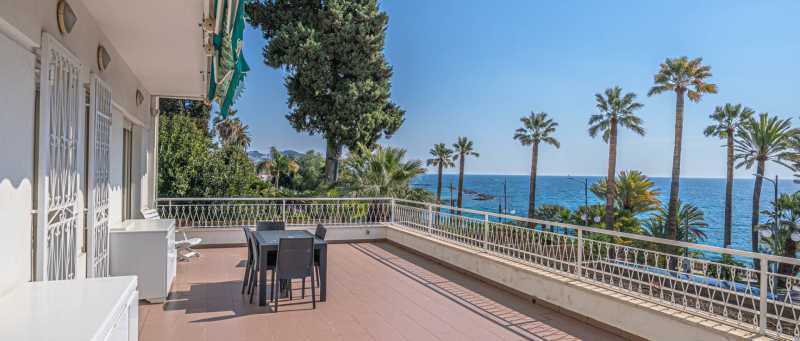 Viene affittato un appartamento di lusso a Sanremo.