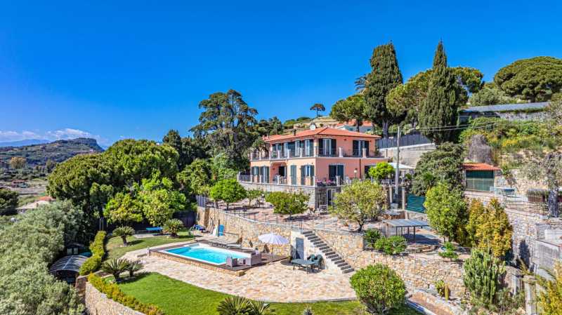 Vendita di una splendida villa a Bordighera