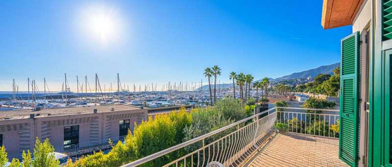 Villa elegante fronte mare a Sanremo in affitto