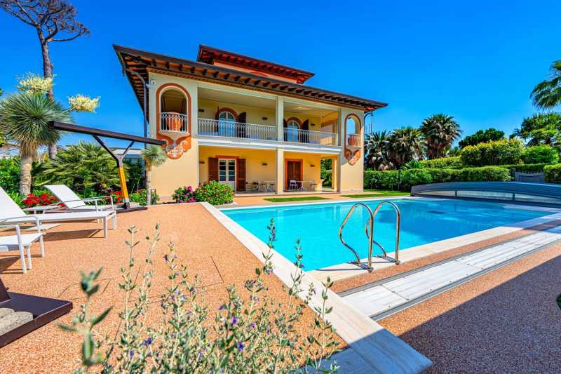 Vendita di una splendida villa a Forte dei Marmi