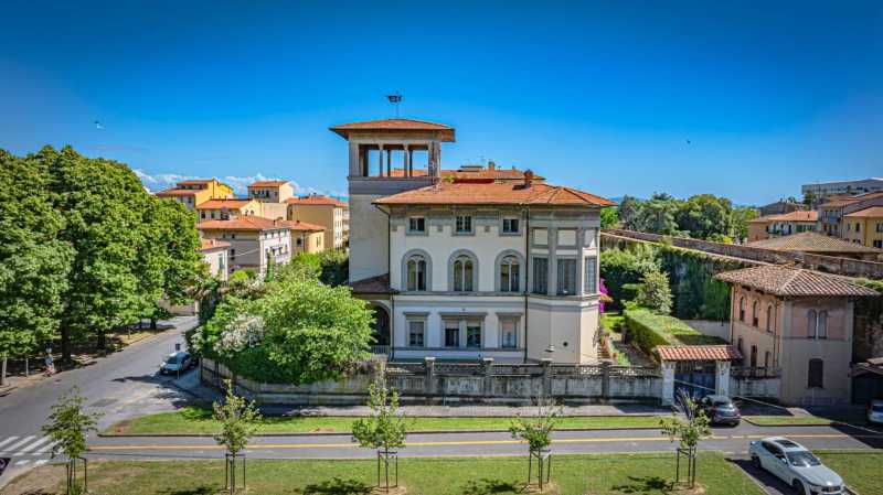 Vendita di una villa storica e stilosa nel centro di Pisa