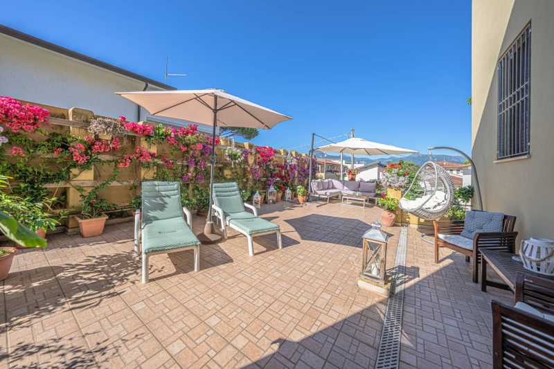 In vendita hotel elegante a Lido di Camaiore