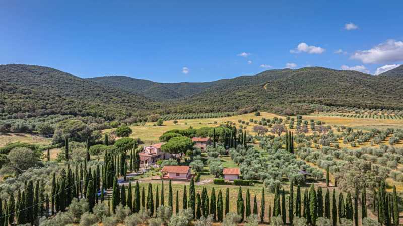Vendita di un elegante agriturismo a Pontone