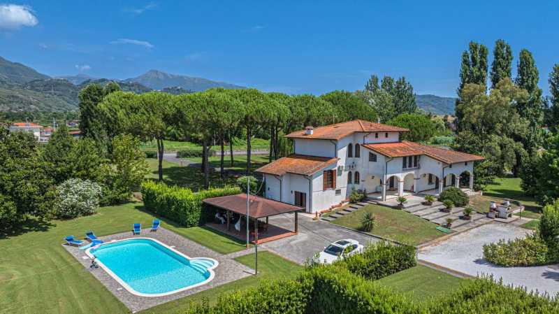 Villa con piscina in vendita a Pietrasanta