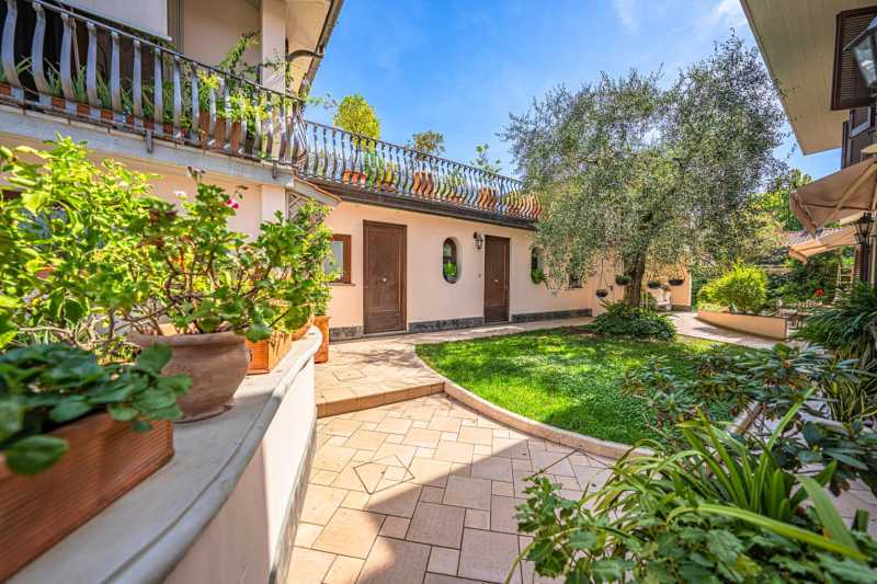Villa prestigiosa a Montecatini Terme in vendita
