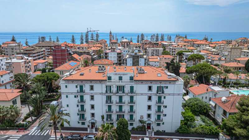 Appartamento trilocale in affitto a Bordighera
