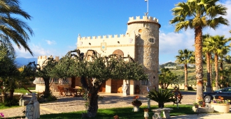 Acquisto di un castello-villa in Liguria, Italia.