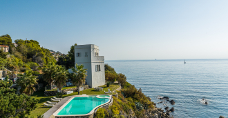 Villa con spiaggia privata in Liguria.