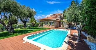 Villa a Bordighera in vendita