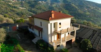 Casa in vendita a Valbona.