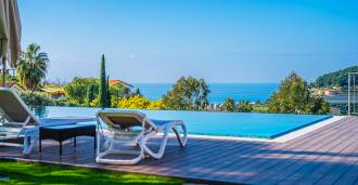 Moderna villa con vista mare a Bordighera.