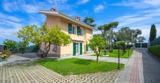Affitto a lungo termine di una villa a Sanremo.